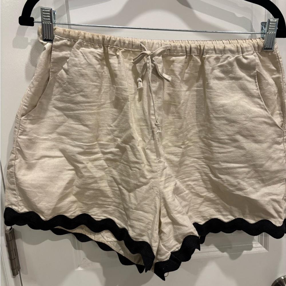 Blue Rain Cream Elastic Waist Shorts